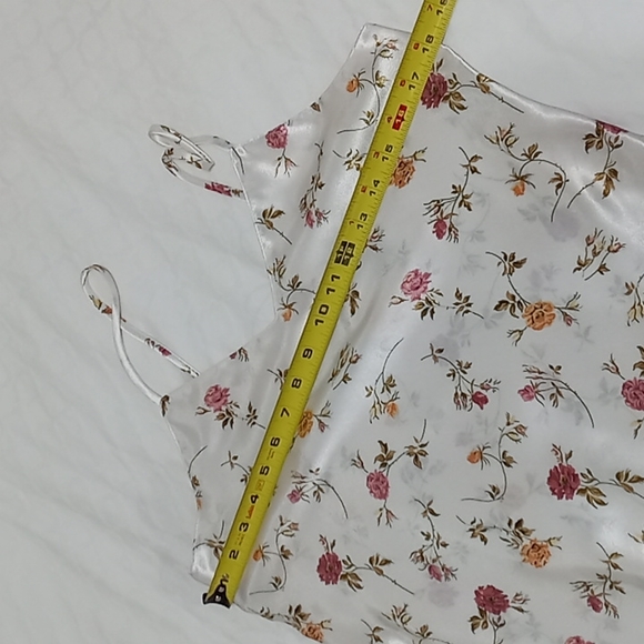 🤩4/$25 Jordache Silky Floral Camisole Top - Picture 4 of 7